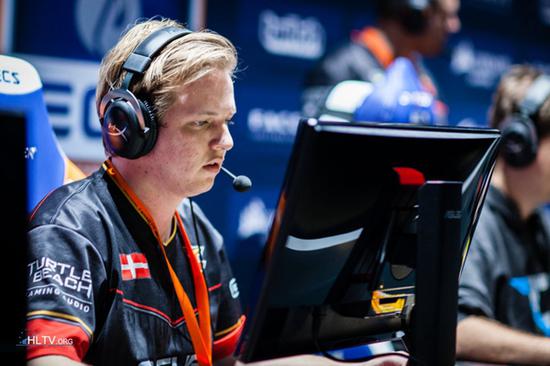 无畏契约源能行动月活跃用户突破3200万的成功秘笈